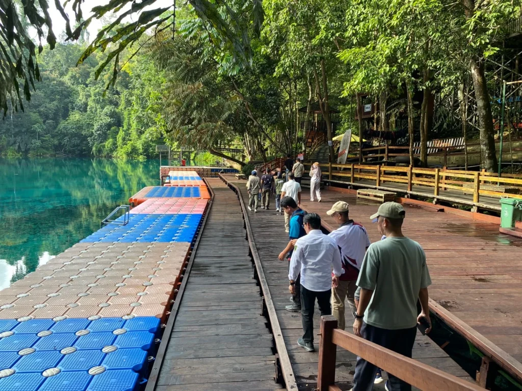 Destinasi Wisata Labuan Cermin di Kecamatan Bidukbiduk.