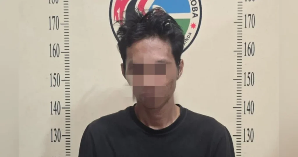 Tersangka AR diamankan di Mapolresta Samarinda. (Istimewa)
