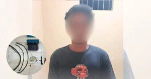 Tersangka dan barang bukti diamankan di Mapolsek Kota Bangun. (instagram/@polreskukar)