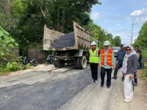 Jalan pesisir Berau dan Maratua
