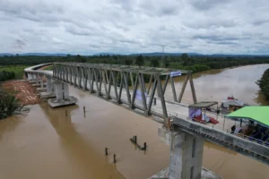 Jembatan Nibung di Kutai Timur yang jadi akses ke pesisir selatan Berau.