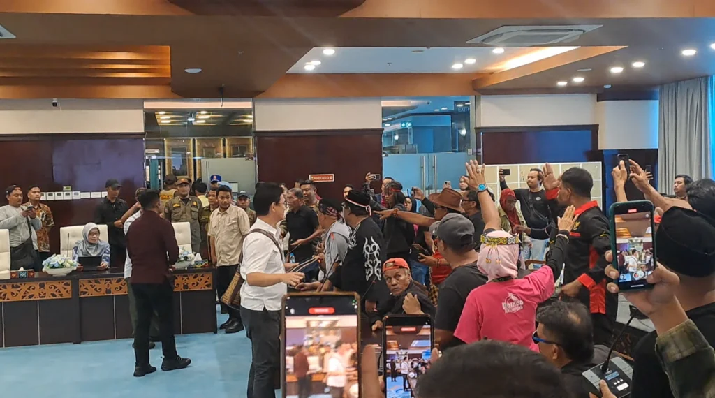 demo 215 kaltim
