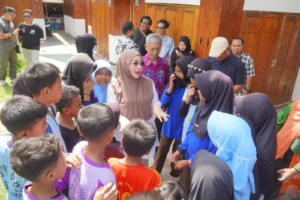 Bupati Berau, Sri Juniarsih, saat kunjungan ke Dermaga Tanjung Batu, Jumat (29/5/2026).