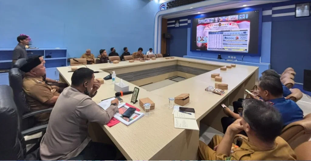Wakil Bupati Berau, Gamalis, mengikuti rapat koordinasi nasional penanganan karhutla yang digelar secara hybrid pada Senin (7/9/2026). 