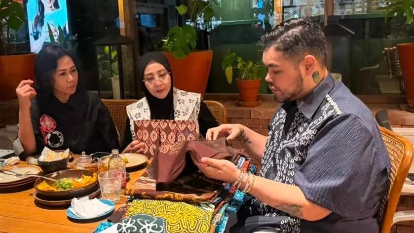 Bupati Berau, Sri Juniarsih Mas, bersama Ketua IPBN, Dyah Ayu Pasha, bertemu Ivan Gunawan, di Jakarta, Sabtu (26/9/2026). (IG: Prokopim)