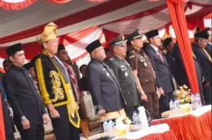 Wakil Bupati Berau, Gamalis (tiga dari kiri), saat upacara peringatan Sumpah Pemuda, Rabu (28/10/2026). (Dok. Prokopim)