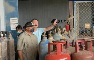 Wakil Bupati Berau, Gamalis, meninjau produsen oksigen Harapan Prima Jaya di Kelurahan Rinding, Kecamatan Teluk Bayur, Kamis (3/9/2026).