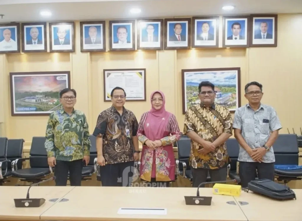 Bupati Berau, Sri Juniarsih Mas, saat menemui Direktur Air Minum Ditjen Cipta Karya Kementerian PU,Sugeng Paryanto, di Jakarta, Jumat (30/10/2026).