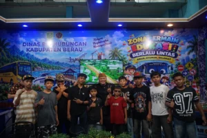 Wakil Bupati Berau, Gamalis, saat meninjau Berau Expo 2026 di GOR Pemuda Tanjung Redeb, Jumat (23/10/2026).